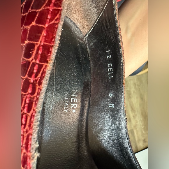 Donald Pliner Women's High Heel Shoes Red Snakeskin Python Foil
Metallic size 6 - Picture 17 of 17